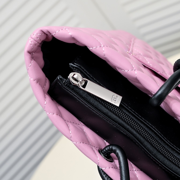 シャネルバッグ角部分ディテール